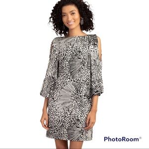 Trina Turk Kouyou Black & White Graphic Print Cold Shoulder Dress size XS